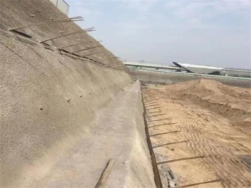 钟楼河道边坡加固